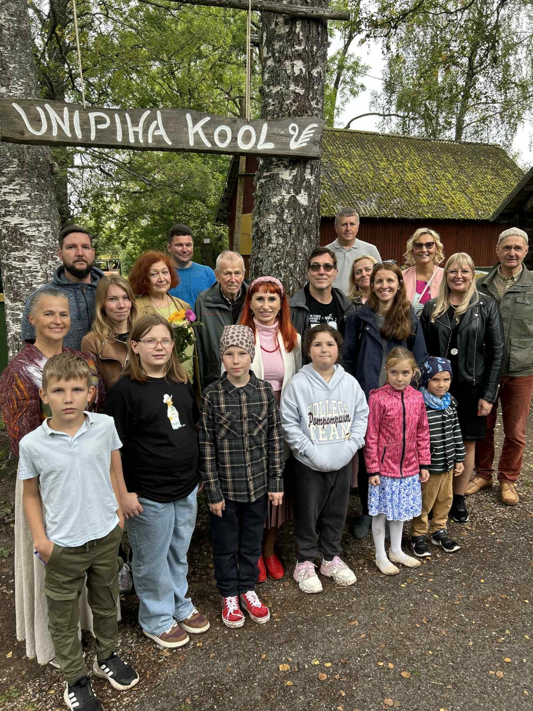 Kambja vallas pakuvad põhiharidust mitmed koolid – Kuuste Kool, Kambja Kool, Unipiha Algkool (1.-4. klass), Ülenurme Gümnaasium ja Tõrvandi Kool. Igale Kambja v